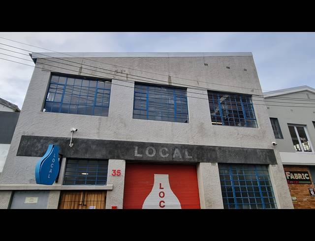 285M² BUSINESS TO LET IN WOODSTOCK